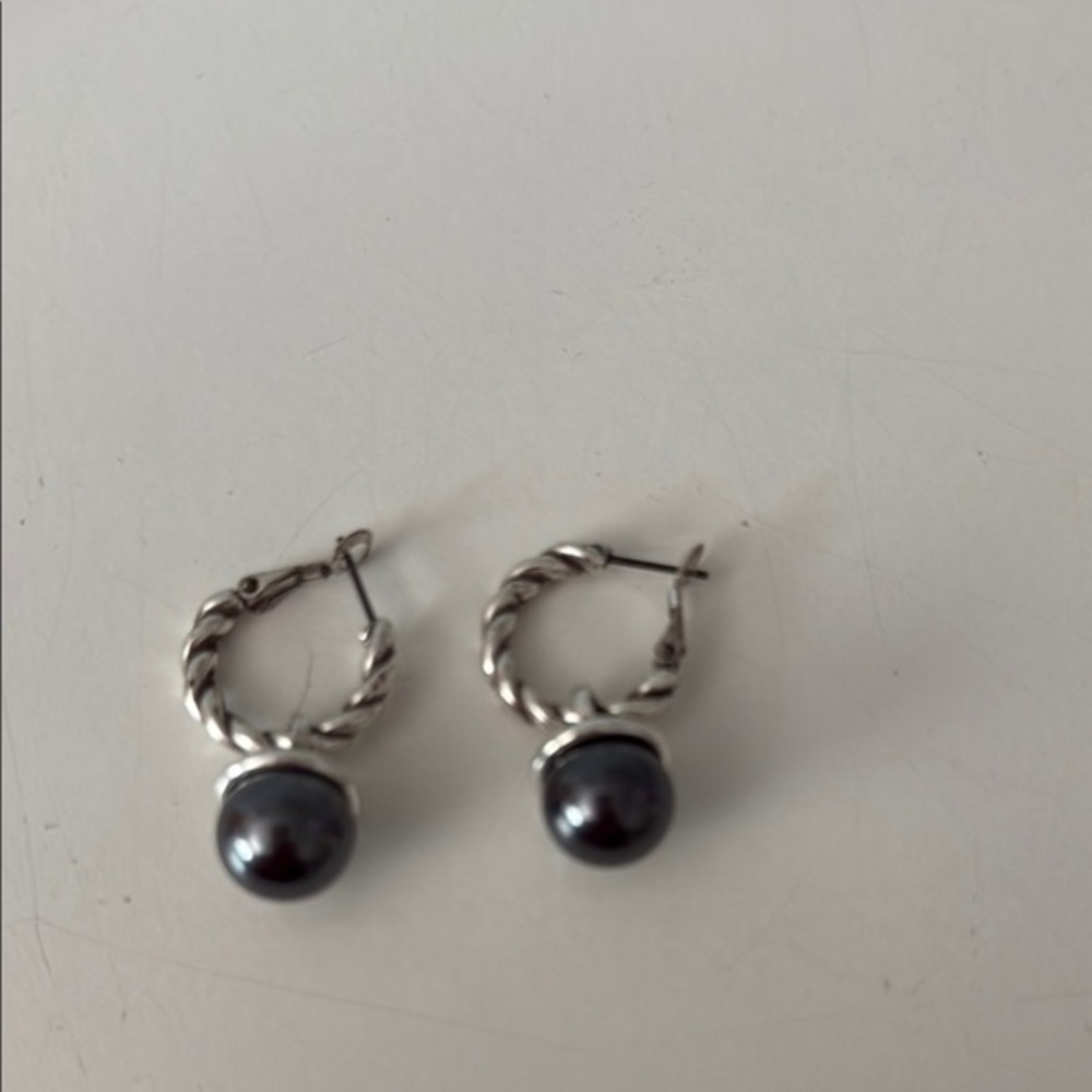 Beautiful silver with grey pearl hoop